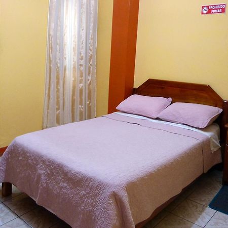 Hostal Leon Dormido Puerto Baquerizo Moreno Eksteriør billede