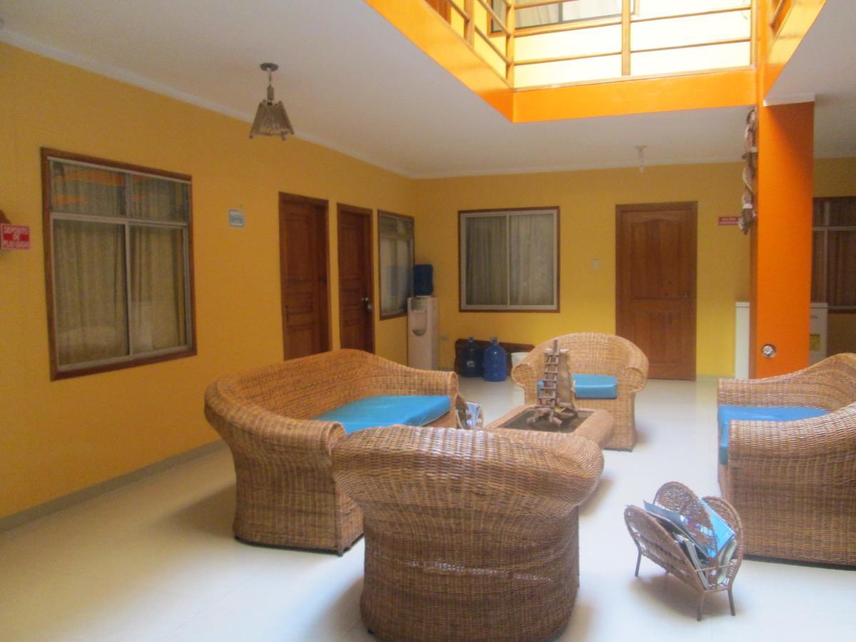 Hostal Leon Dormido Puerto Baquerizo Moreno Eksteriør billede