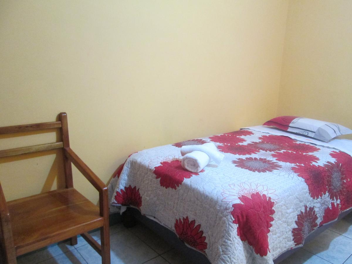 Hostal Leon Dormido Puerto Baquerizo Moreno Eksteriør billede