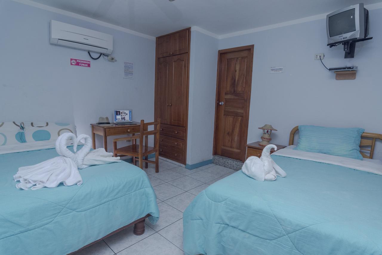 Hostal Leon Dormido Puerto Baquerizo Moreno Eksteriør billede